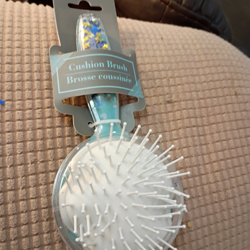 Floral Cushion Hair Brush - White and Blue